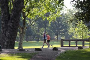 %e3%83%a9%e3%83%b3%e3%83%8b%e3%83%b3%e3%82%b0%e3%81%99%e3%82%8b%e7%94%b7%e5%a5%b3